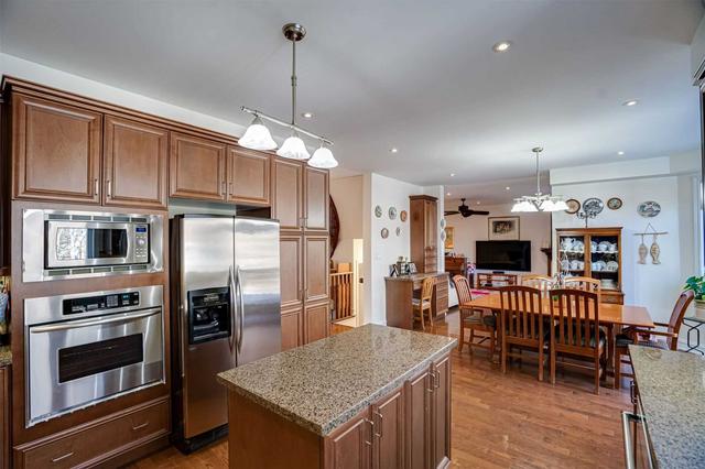 12 Cortese Terr, House detached with 4 bedrooms, 5 bathrooms and 6 parking in Vaughan ON | Image 6