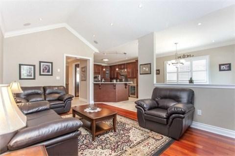 90 Julia Valentina Ave, House detached with 3 bedrooms, 3 bathrooms and 4 parking in Vaughan ON | Image 7