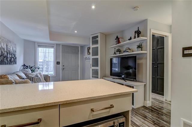 Th 37 - 11 Niagara St, Townhouse with 1 bedrooms, 1 bathrooms and 1 parking in Toronto ON | Image 6