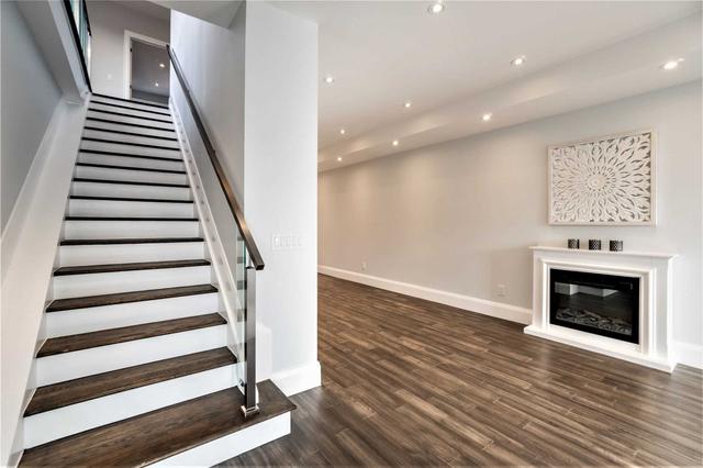 310 Melrose St, House detached with 3 bedrooms, 3 bathrooms and 3 parking in Toronto ON | Image 34