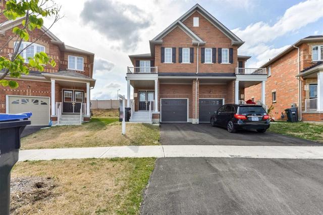 52 Cookview Dr, House semidetached with 3 bedrooms, 4 bathrooms and 2 parking in Brampton ON | Image 2