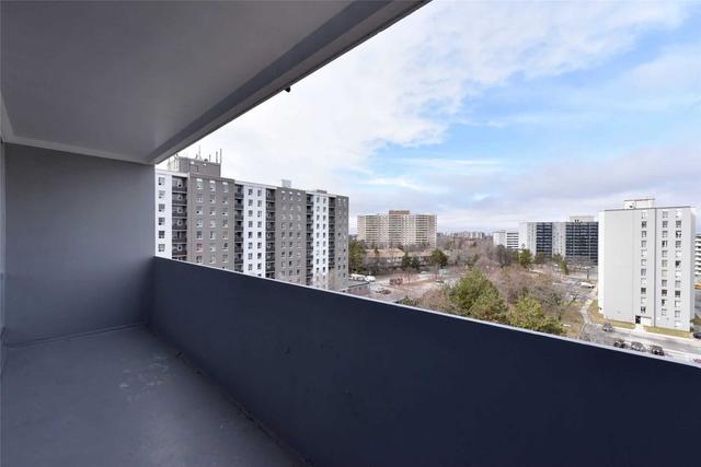 1002 - 2 Glamorgan Ave, Condo with 2 bedrooms, 1 bathrooms and 1 parking in Toronto ON | Image 32