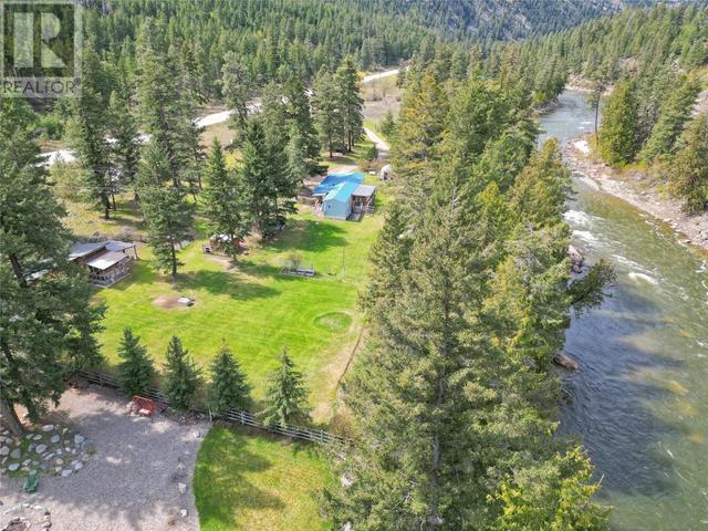 2446 Hwy 3, House other with 2 bedrooms, 2 bathrooms and null parking in Central Kootenay B BC | Image 1
