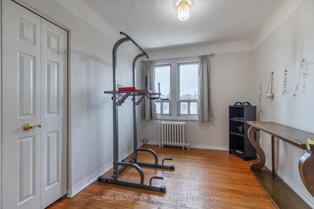 17 - 2 Vineland Ave, Condo with 2 bedrooms, 1 bathrooms and 1 parking in Hamilton ON | Image 9