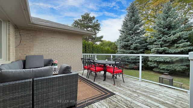 24 Burleigh Heights Dr, House detached with 3 bedrooms, 3 bathrooms and 6 parking in Toronto ON | Image 35