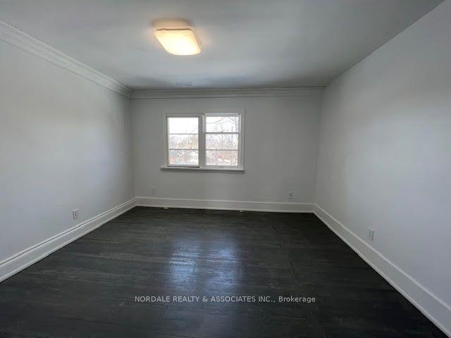 4229 Bloor St W, Home with 2 bedrooms, 1 bathrooms and 1 parking in Toronto ON | Image 7