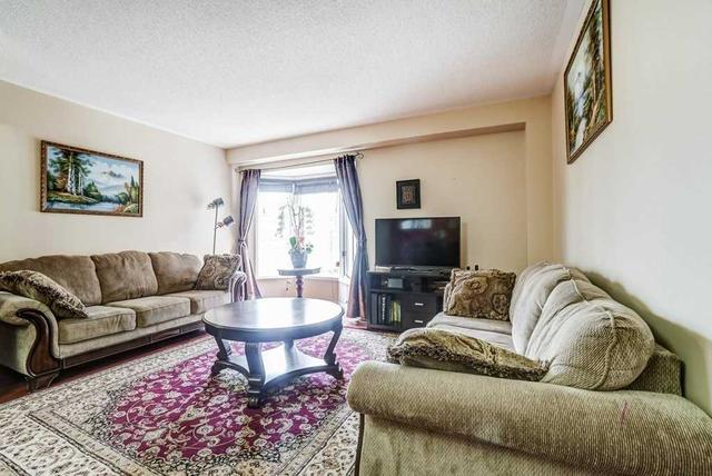 113 Chipmunk Cres, House attached with 3 bedrooms, 3 bathrooms and 2 parking in Brampton ON | Image 8
