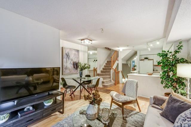 30 - 217 St George St, Townhouse with 2 bedrooms, 1 bathrooms and 0 parking in Toronto ON | Image 5