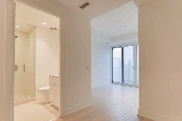2608 - 7 Grenville St, Condo with 0 bedrooms, 1 bathrooms and 0 parking in Toronto ON | Image 7