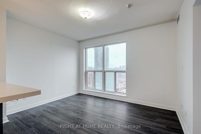 2303 - 8 Park Rd, Condo with 1 bedrooms, 1 bathrooms and 0 parking in Toronto ON | Image 3