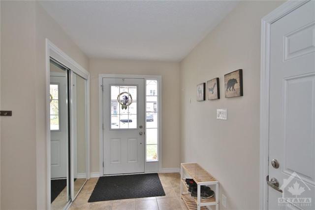 461 Meadowhawk Crescent, Townhouse with 2 bedrooms, 2 bathrooms and 3 parking in Ottawa ON | Image 3