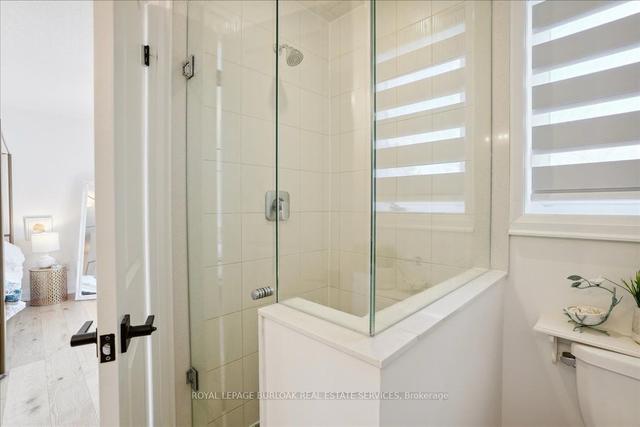 3 - 2071 Ghent Ave, Townhouse with 3 bedrooms, 3 bathrooms and 2 parking in Burlington ON | Image 16