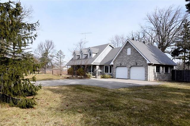 2194 #54 Highway, House detached with 3 bedrooms, 2 bathrooms and 6 parking in Haldimand County ON | Image 2