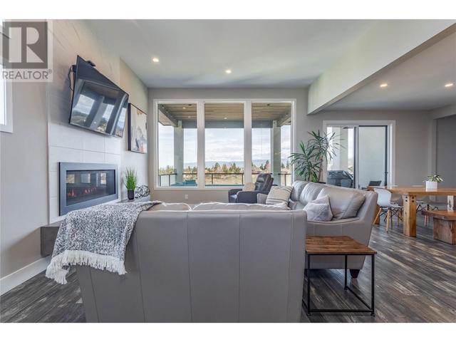 1648 Fawn Run Drive, House detached with 4 bedrooms, 4 bathrooms and 8 parking in Kelowna BC | Image 16