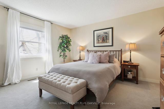 110 - 1220 Thorpe Rd, Townhouse with 2 bedrooms, 1 bathrooms and 2 parking in Burlington ON | Image 4