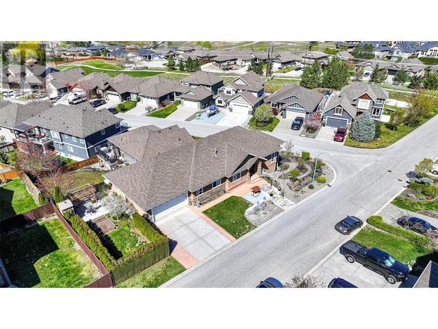 5024 Seon Crescent, House detached with 5 bedrooms, 4 bathrooms and 5 parking in Kelowna BC | Image 3
