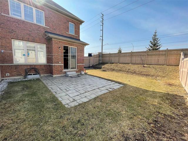 117 Naperton Dr, House attached with 4 bedrooms, 3 bathrooms and 5 parking in Brampton ON | Image 9