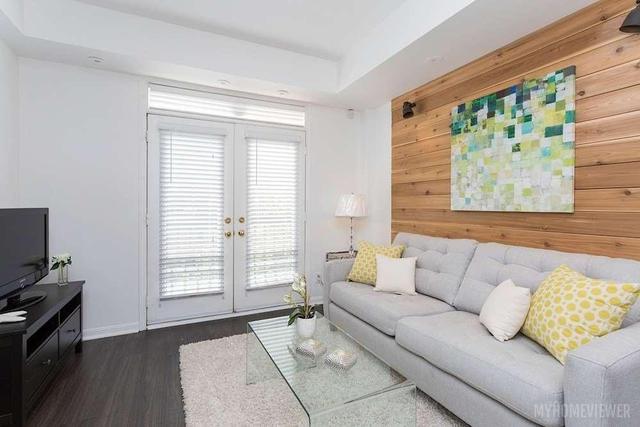 Th 28 - 78 Carr St, Townhouse with 2 bedrooms, 2 bathrooms and 1 parking in Toronto ON | Image 3