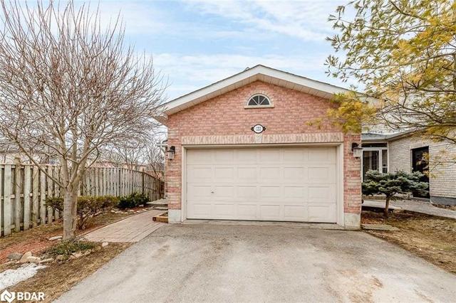 122 Chalmers Drive S, House detached with 4 bedrooms, 2 bathrooms and null parking in Barrie ON | Image 2