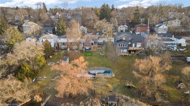 135 Queen Street E, House detached with 5 bedrooms, 3 bathrooms and 3 parking in Cambridge ON | Image 45
