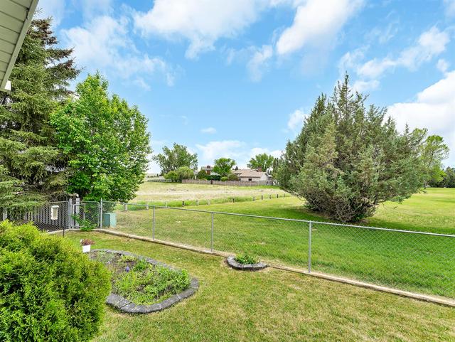 128 East Glen Drive Se, House detached with 4 bedrooms, 3 bathrooms and 2 parking in Medicine Hat AB | Image 39