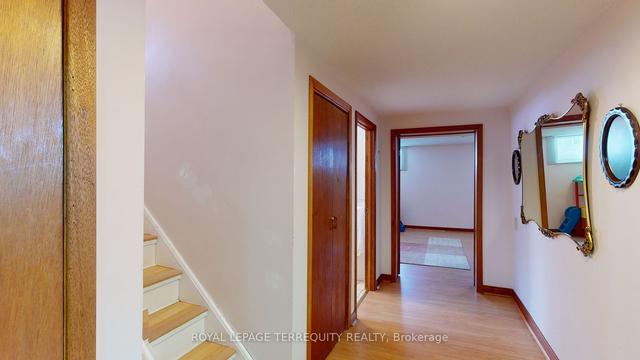 23 Pondsview Dr, House detached with 3 bedrooms, 2 bathrooms and 4 parking in Toronto ON | Image 11