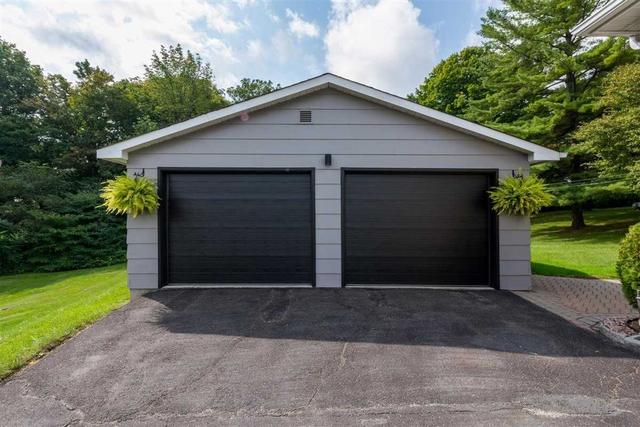 27 Karen Cres, House detached with 2 bedrooms, 1 bathrooms and 6 parking in Orillia ON | Image 28