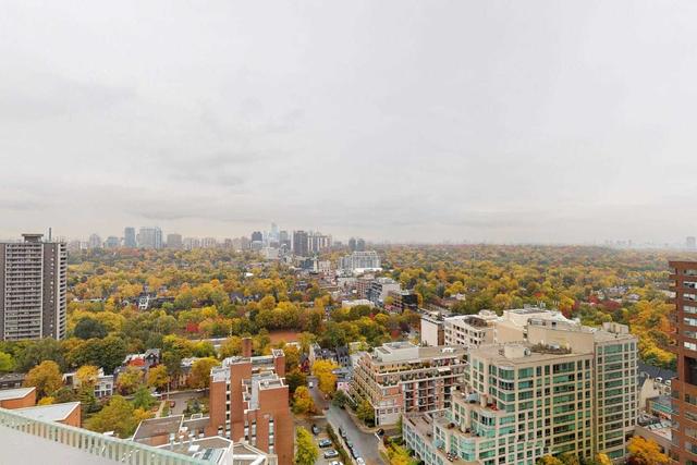 2204 - 88 Davenport Rd, Condo with 2 bedrooms, 3 bathrooms and 2 parking in Toronto ON | Image 2