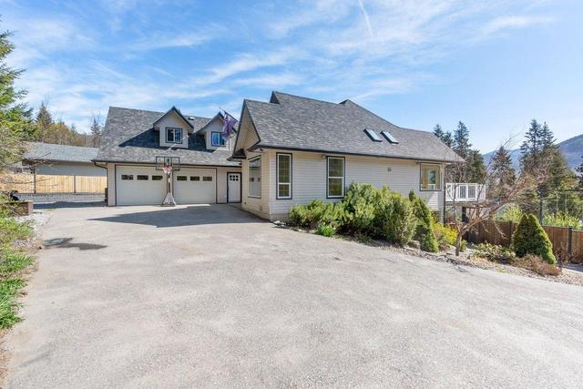 4165 Brown Road, House detached with 5 bedrooms, 3 bathrooms and null parking in Central Kootenay F BC | Image 53