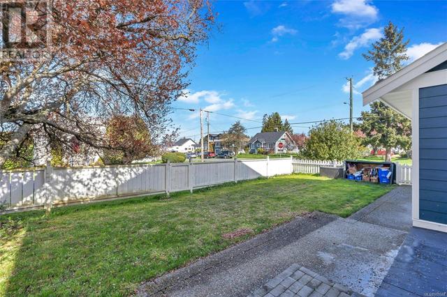 157 Maddock Ave W, House detached with 5 bedrooms, 4 bathrooms and 4 parking in Saanich BC | Image 42