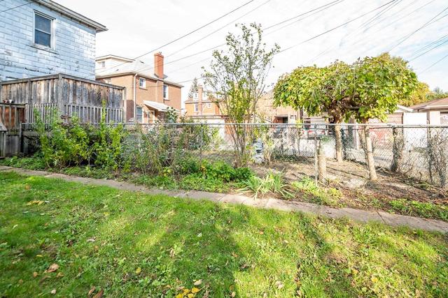 62 Gibson Ave, House attached with 4 bedrooms, 1 bathrooms and 0 parking in Hamilton ON | Image 30