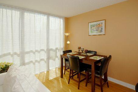 th128 - 70 Absolute Ave, Townhouse with 3 bedrooms, 2 bathrooms and 1 parking in Mississauga ON | Image 2