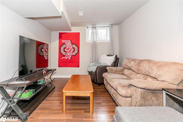 386 Dunsmore Lane, House attached with 3 bedrooms, 1 bathrooms and 3 parking in Barrie ON | Image 34