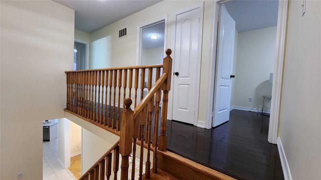 625 Madame St E, House semidetached with 4 bedrooms, 4 bathrooms and 3 parking in Mississauga ON | Image 3
