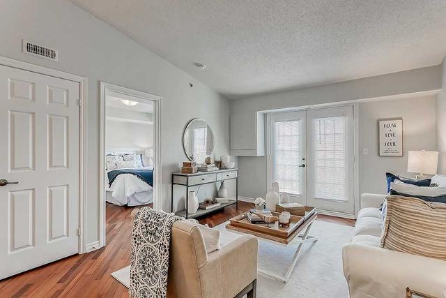 1450 Bishops Gate, Condo with 1 bedrooms, 1 bathrooms and 1 parking in Oakville ON | Image 2