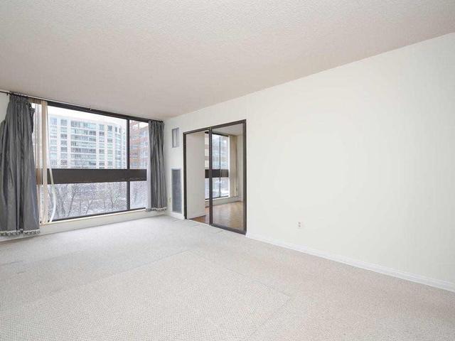 603 - 15 Mcmurrich St, Condo with 2 bedrooms, 2 bathrooms and 1 parking in Toronto ON | Image 11