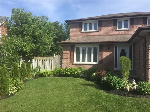 11 St John's Crt, House detached with 3 bedrooms, 4 bathrooms and 5 parking in Uxbridge ON | Image 2