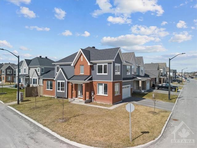 66 Moonbeam Street, House detached with 4 bedrooms, 4 bathrooms and 4 parking in Ottawa ON | Image 1