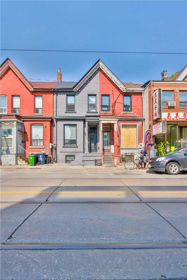 686 Gerrard St E, House attached with 3 bedrooms, 4 bathrooms and 0 parking in Toronto ON | Image 1