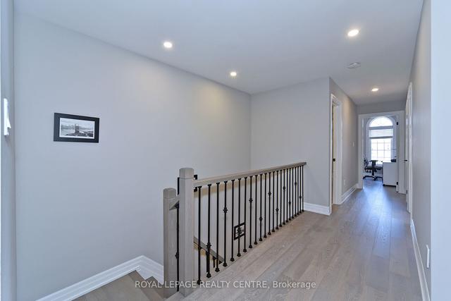 8 Catalpa Cres, House detached with 4 bedrooms, 4 bathrooms and 3 parking in Vaughan ON | Image 14