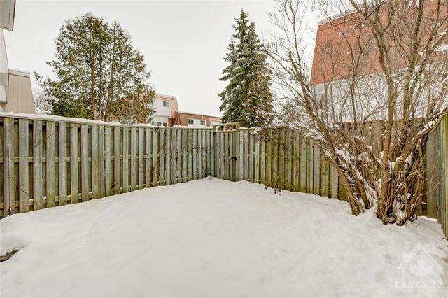 236 Romulus Private, Townhouse with 3 bedrooms, 2 bathrooms and 2 parking in Ottawa ON | Image 27