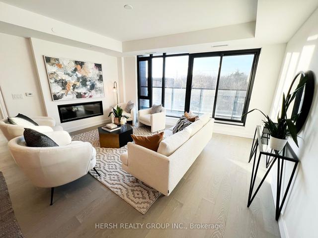 308 - 160 Kingsway Cres, Condo with 2 bedrooms, 2 bathrooms and 0 parking in Toronto ON | Image 3