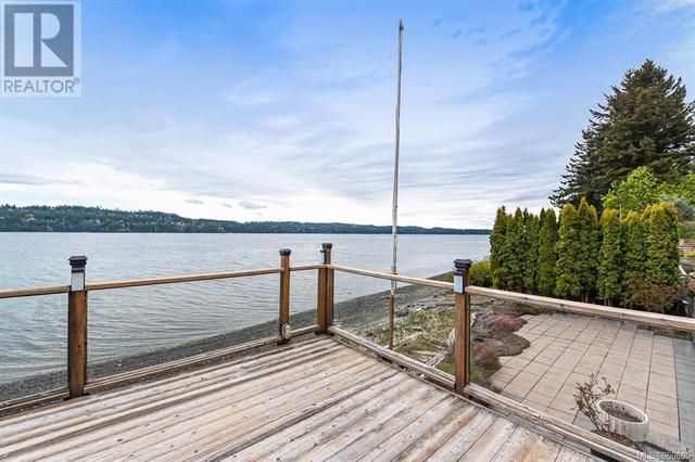 7602 Ships Point Rd, House detached with 3 bedrooms, 3 bathrooms and 6 parking in Comox Valley A BC | Image 19