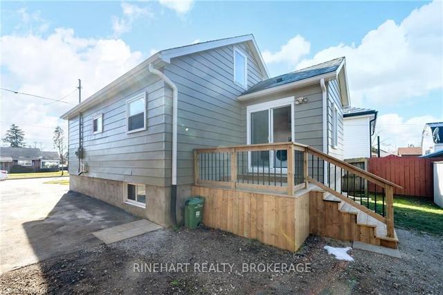 1624 Borden St, House detached with 2 bedrooms, 2 bathrooms and 3 parking in London ON | Image 17