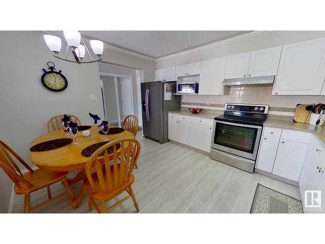 405 - 8315 83 St Nw, Condo with 2 bedrooms, 2 bathrooms and 1 parking in Edmonton AB | Image 12
