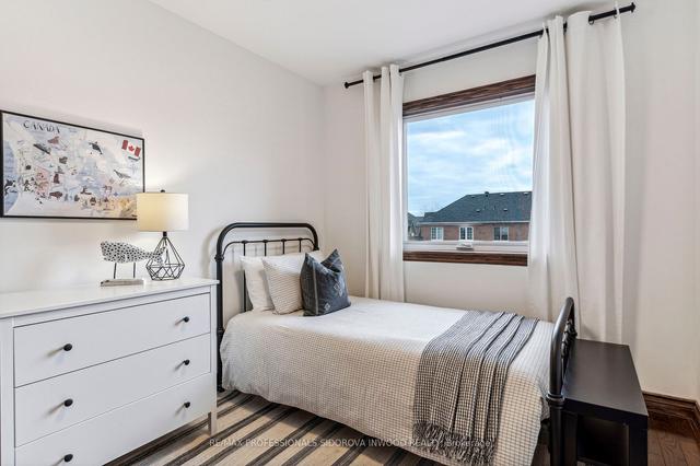 103 Viella St, House attached with 3 bedrooms, 4 bathrooms and 2 parking in Toronto ON | Image 17