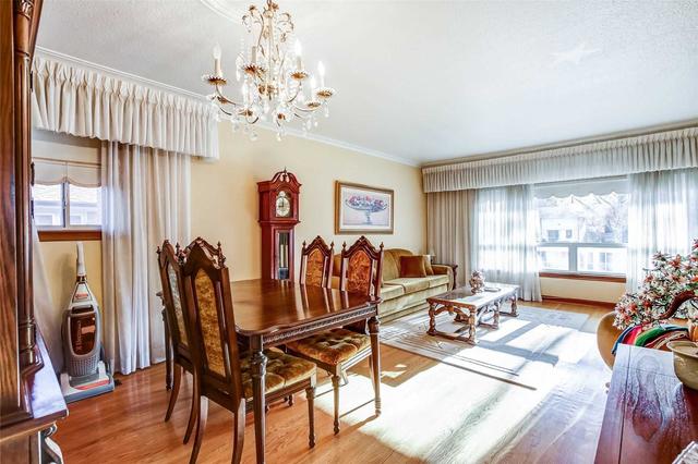 17 Arcade Dr, House detached with 3 bedrooms, 2 bathrooms and 3 parking in Toronto ON | Image 3