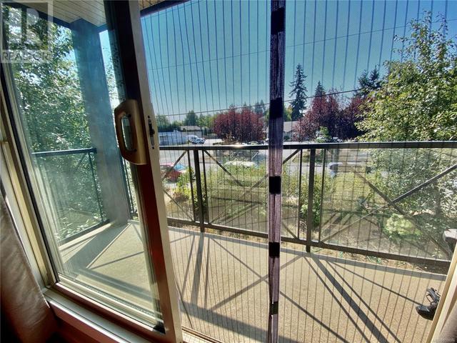 201 - 1600 Caspers Way, Condo with 2 bedrooms, 1 bathrooms and 1 parking in Nanaimo BC | Image 15