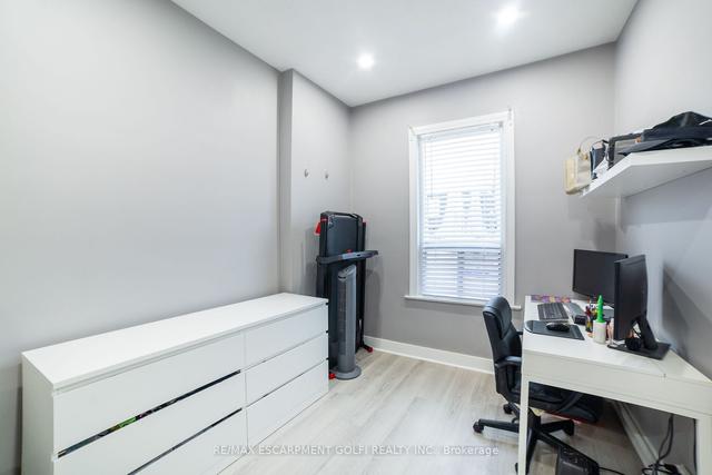 58 East 22nd St, House detached with 3 bedrooms, 2 bathrooms and 3 parking in Hamilton ON | Image 31
