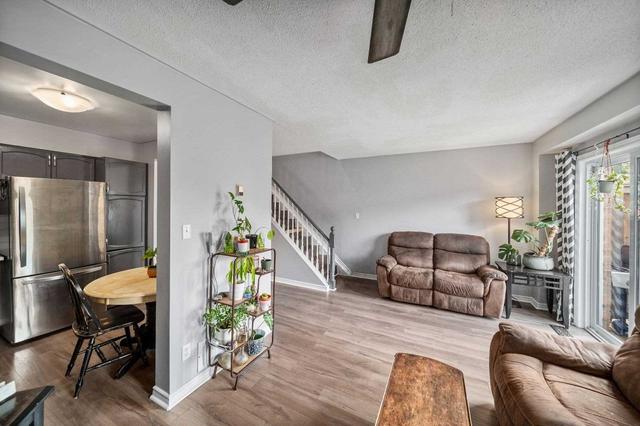18 - 325 West St N, Townhouse with 3 bedrooms, 2 bathrooms and 2 parking in Orillia ON | Image 5